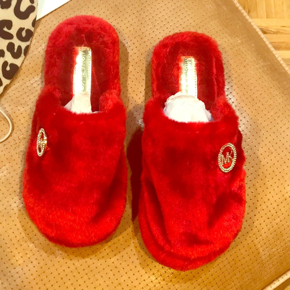 MK Size 8 Slippers NWOT